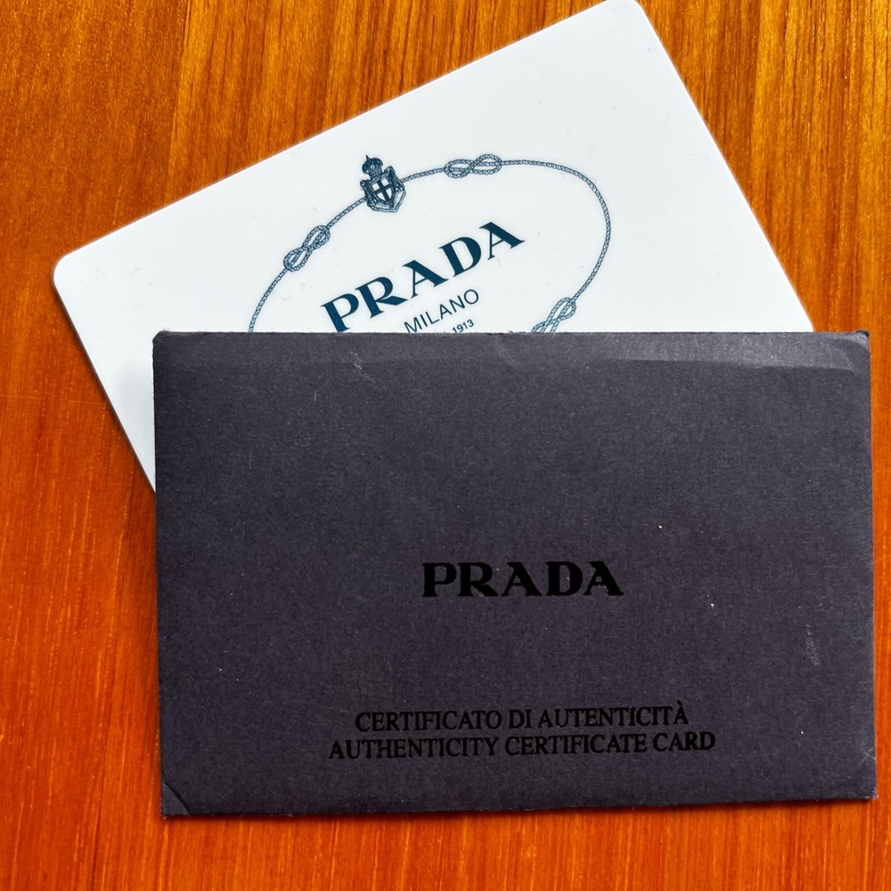Prada Santiago and leather Wallet with Shoulder strap. Two bill comp and 8 cc . - Picture 3 of 9
